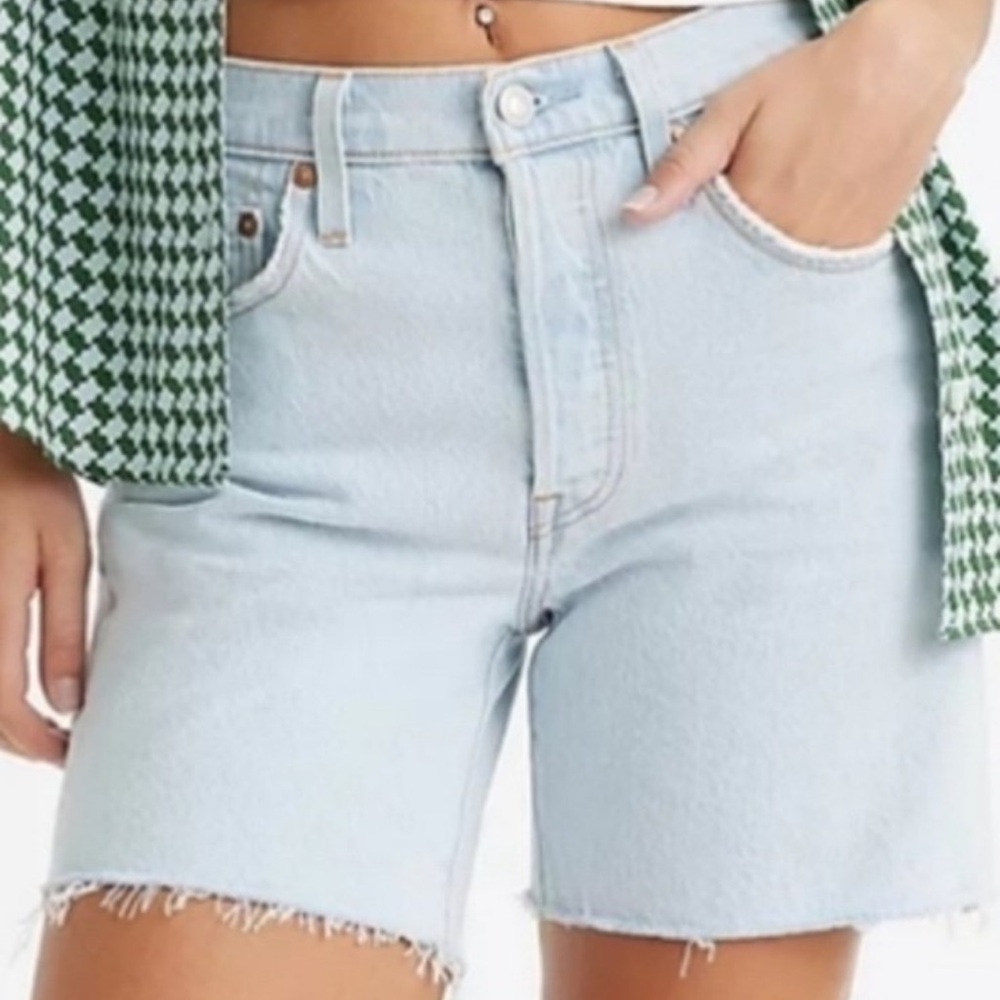 Levi's 501 Mid Thigh Bermuda Shorts Light Wash